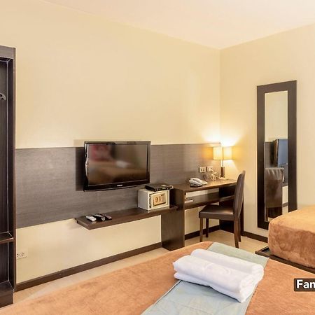 Lorenzzo Suites Hotel Makati Макати Экстерьер фото